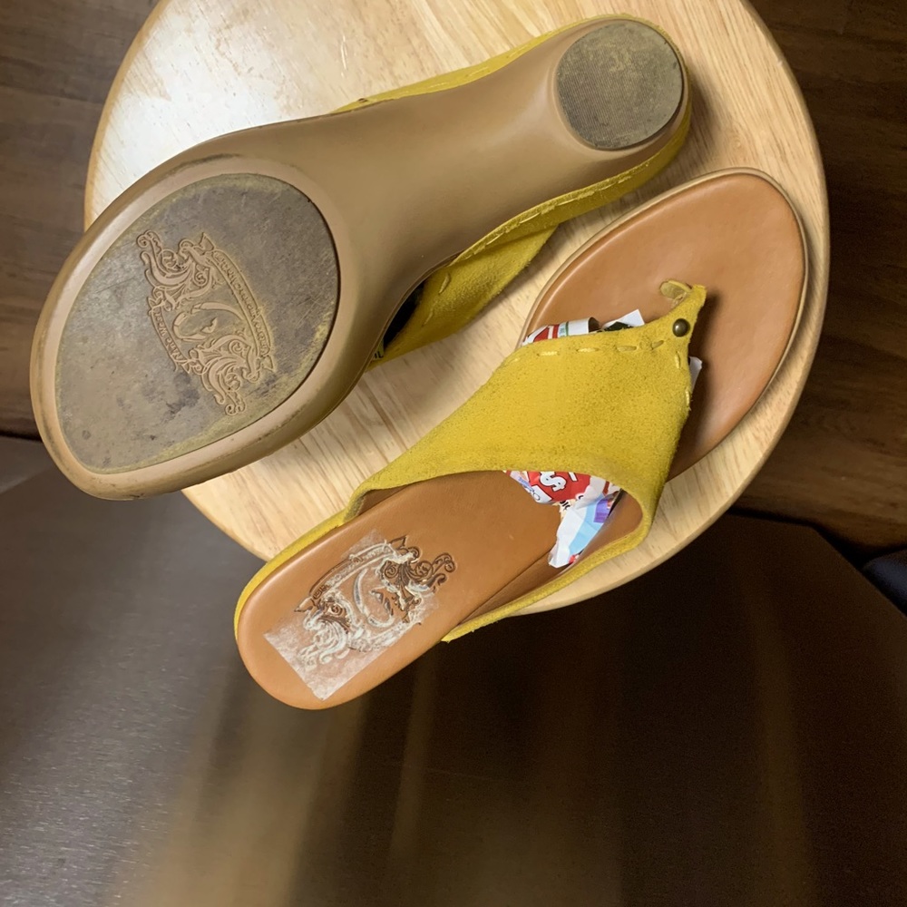Sandals - Picture 3 of 5
